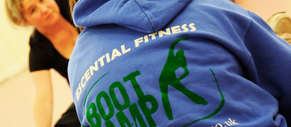 Escential Hoodies & t-shirts